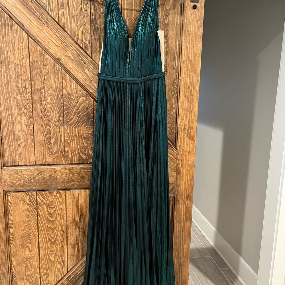 Stunning green formal gown! Worn once, perfect condition